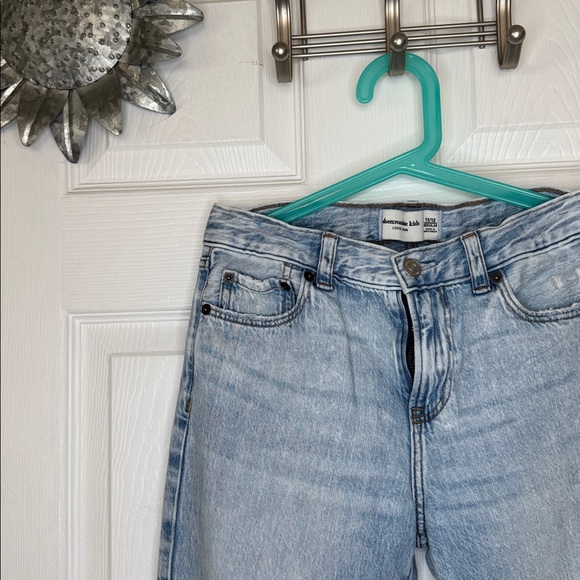 Abercrombie Kids Lightweight Loose Jeans. Light wash Sz 11/12 Regular - Picture 6 of 6